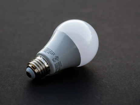 LED-лампи від ЄС: чомусь обміняють не всі старі, а нові світять «не так»