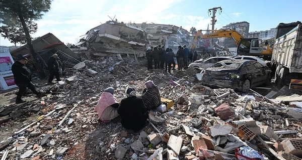 Посольство в Туреччині вже евакуювало 12 українців із зони лиха