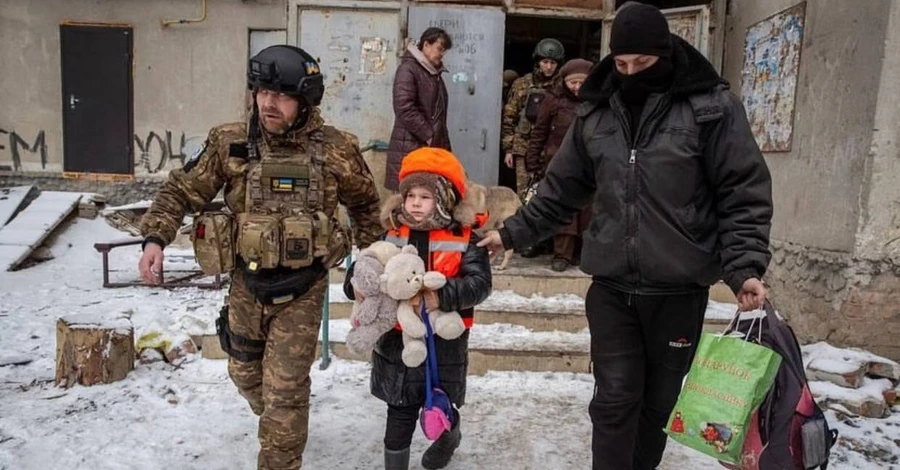 Львовский Оборонный Кластер передал Национальной полиции Украины 500 детских бронежилетов