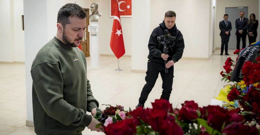 Зеленський вшанував пам'ять загиблих у Туреччині: Українці поділяють цей біль