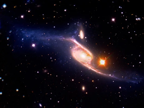 Телескоп NASA зробив фото найбільшої у Всесвіті галактики