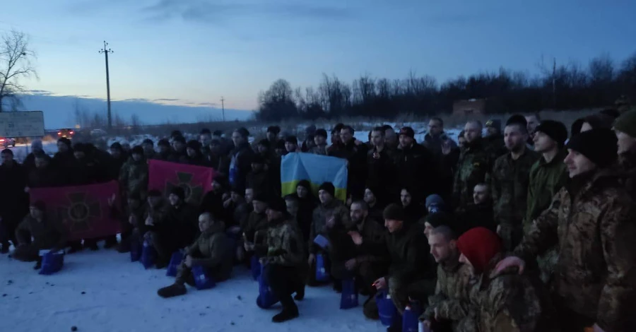 Украина вернула домой еще 101 пленного, среди них - защитники 