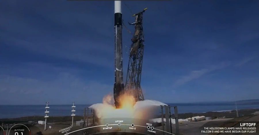 За сутки SpaceX успешно запустила две ракеты Falcon 9 со спутниками на борту
