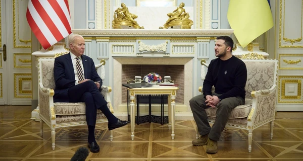Джо Байден в Киеве анонсировал поставки боеприпасов Украине