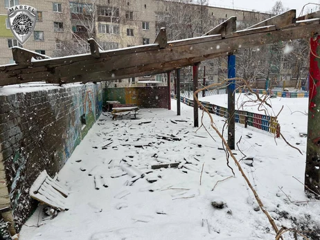 У Куп'янську через обстріл пошкоджено дитячий садочок та спортивний об'єкт