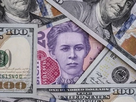 Курс валют в Україні 24 лютого: скільки коштують долар та євро