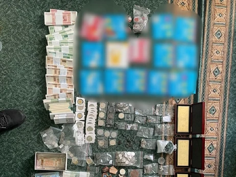 Двох мешканців Київщини затримали за контрабанду старовинних монет