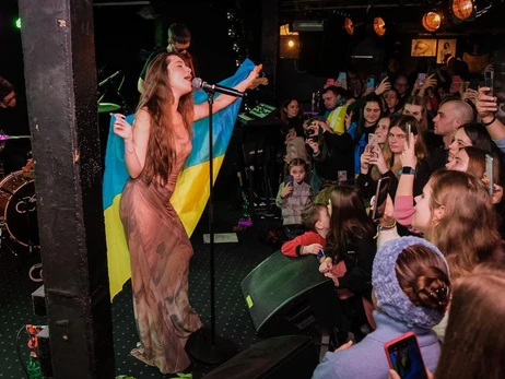 Христина Соловий сорвала голос на концерте и перенесла тур по Украине