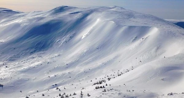 На Івано-Франківщині у горах зійшла лавина