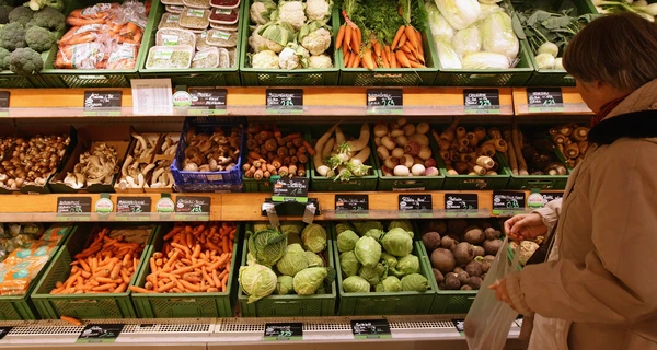 Золотые огурцы и морковка: почему дорожают овощи в Европе