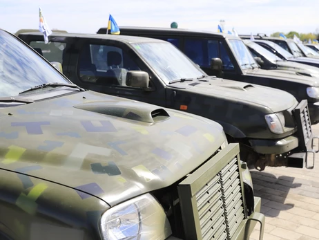 Волонтеры, которые возят авто для ВСУ: За помощь армии нам светит от 5 до 7 лет тюрьмы