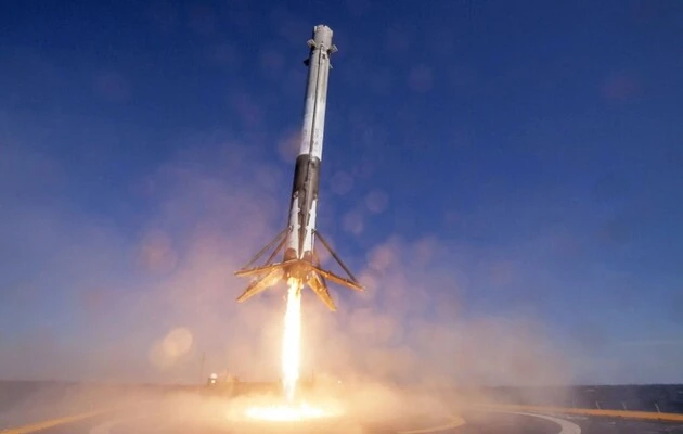 SpaceX запустила ракету с очередной партией спутников Starlink на борту