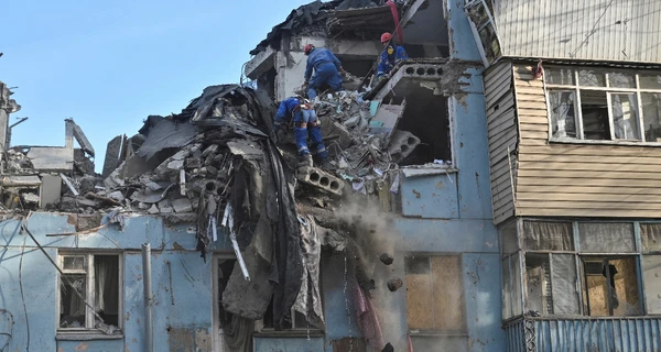 Ракетный удар по многоэтажке Запорожья: 8-месячная девочка погибла со своей семьей