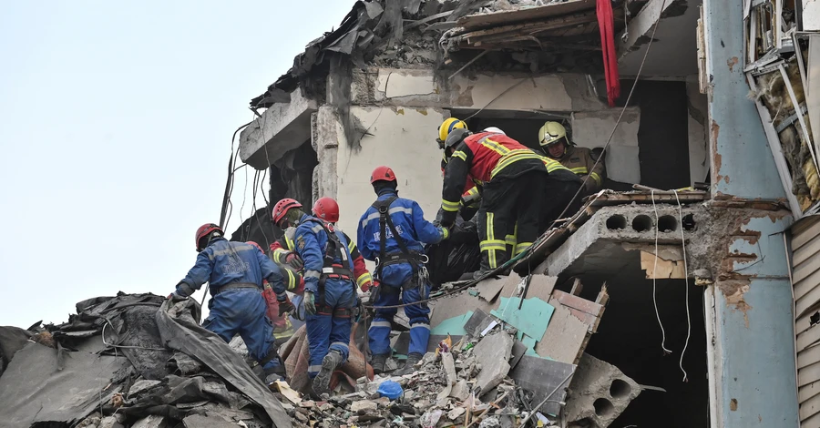 В Запорожье завершили работы на месте разрушенного дома - пять человек считаются пропавшими без вести