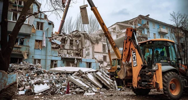 Жительница разбомбленного дома в Запорожье: вместо квартиры - дыра, словно сердце вырвали 