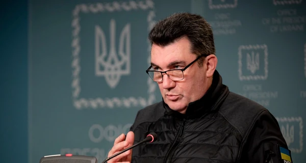 Данилов: На заседании Ставки рассмотрят вопросы разрешений на выезд мужчин за границу