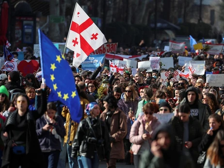 На масовому протесті у Тбілісі пролунав гімн України