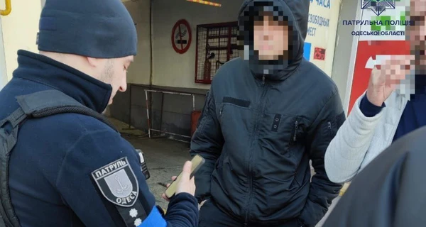 В Одесі затримали чоловіка за незаконне носіння поліцейської форми