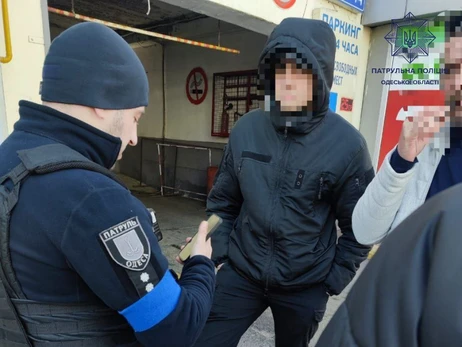 В Одесі затримали чоловіка за незаконне носіння поліцейської форми