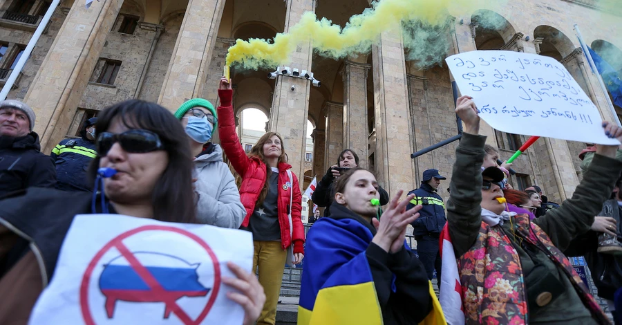 МИД Украины выразил солидарность с народом Грузии на фоне массовых протестов