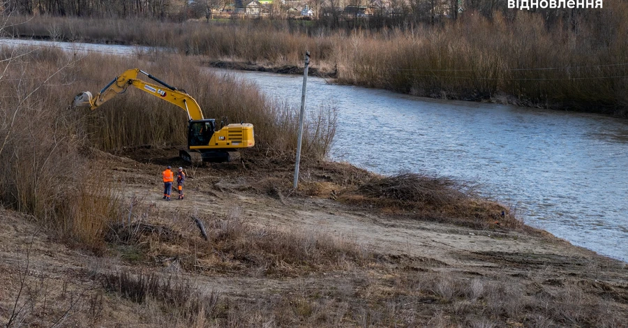 Дорожники устанавливают первый мост от Норвегии, который соединит Украину и Румынию