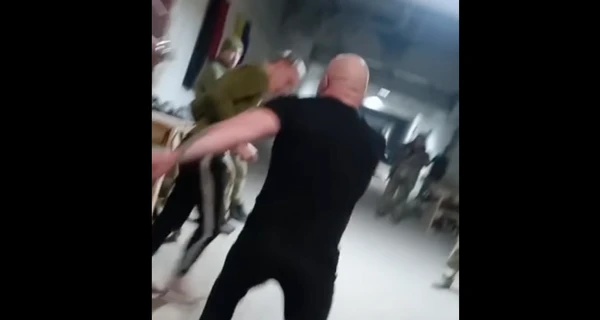 Лейтенант вибачився за те, що побив строковика ногами в частині на Житомирщині