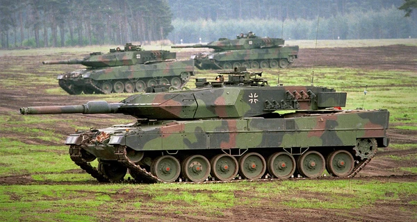  В Испании десятки украинских военных завершили обучение на танках Leopard 2 