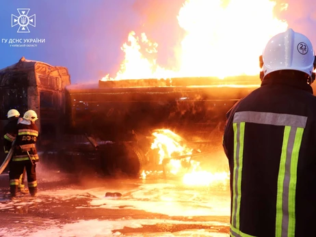 На АЗС у Борисполі горів бензовоз із 10 000 літрів пального