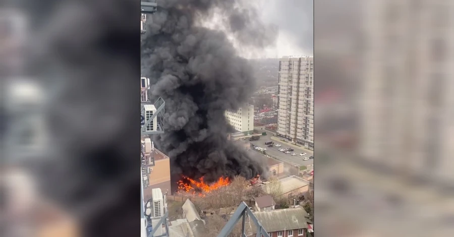 Власти РФ назвали “замыкание проводки” причиной пожара и взрывов в ростовском здании ФСБ 