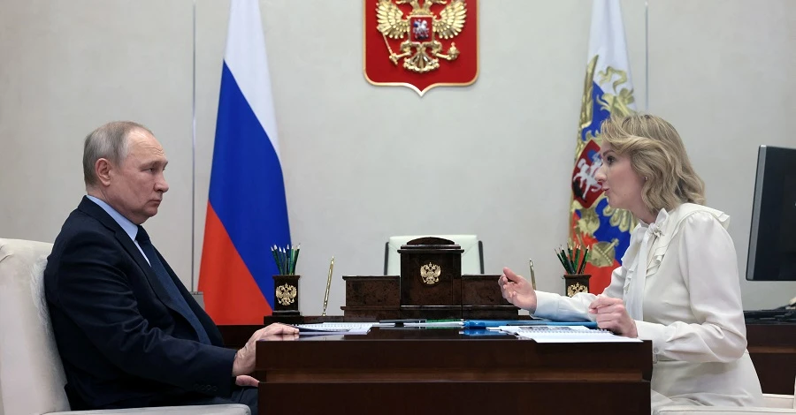 В Кремле заявили, что не признают ордер Гааги на арест Путина, а российский омбудсмен продолжит 