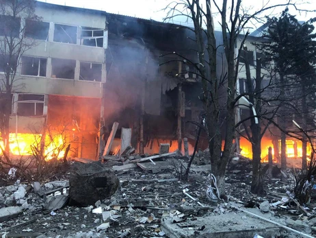 Войска РФ ударили ракетами С-300 по жилому комплексу в Запорожье