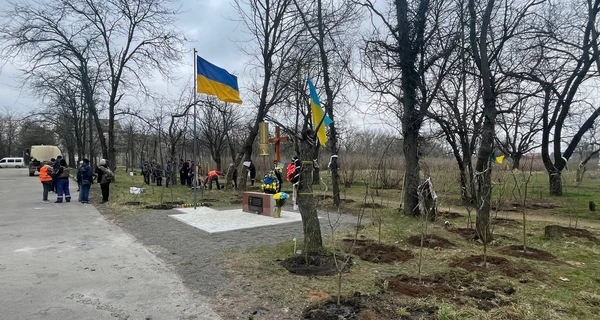 В Херсоне высадили 70 кустов сирени в память о погибших защитниках города