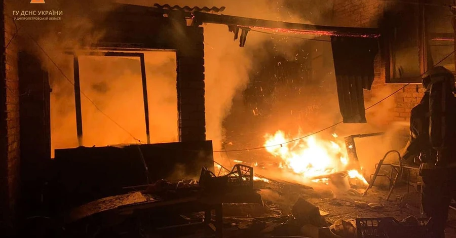 Рятувальники ліквідували наслідки атаки росіян на Дніпропетровщині