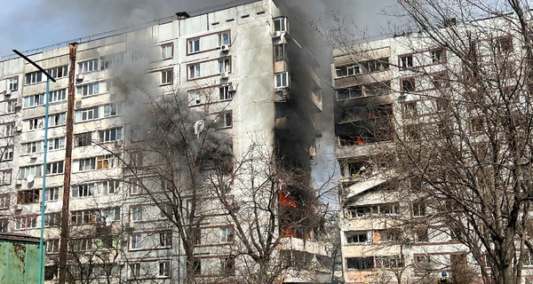 Дві російські ракети влучили у багатоповерхівку в Запоріжжі