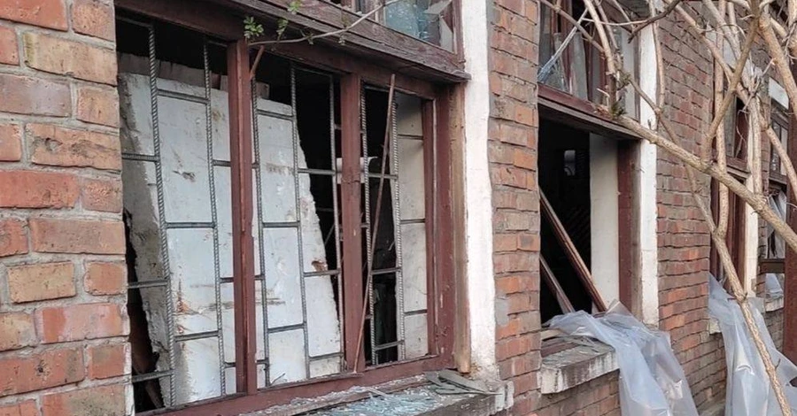 Росіяни з артилерії атакували Нікопольський район, пошкоджено електромережі