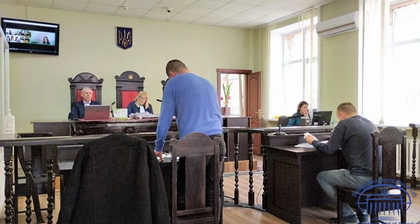 На Вінниччині 18-річну дівчину, яка вбила матір, посадили на 8 років