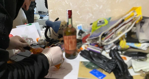 Мешканка Київщини вбила свого коханого, відправивши смертельну посилку