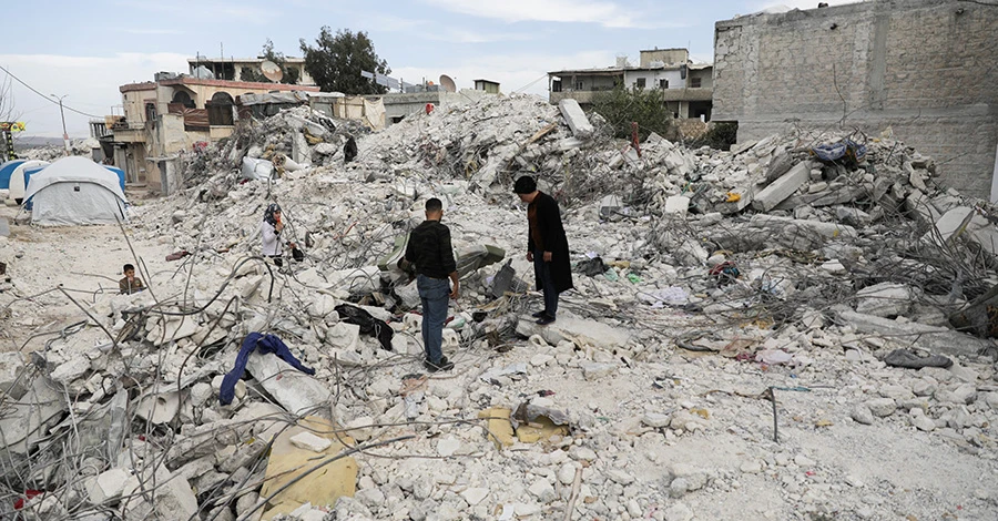 На востоке Турции впервые после землетрясений открылись школы