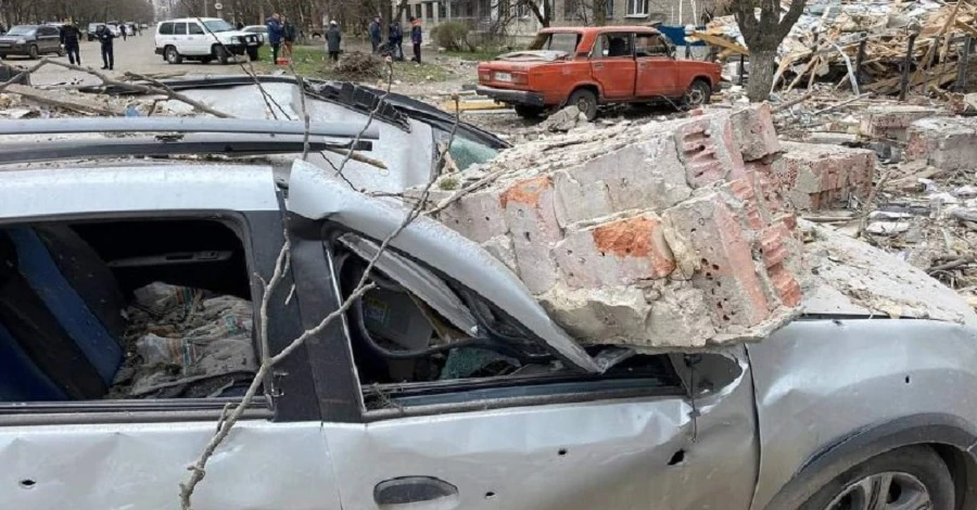 Россияне ударили ракетами по Славянску, двое погибших