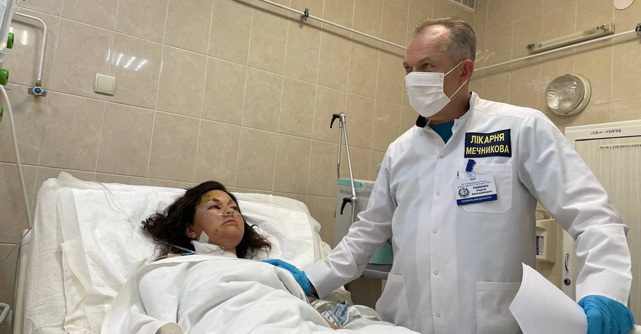 Медики рассказали о состоянии здоровья спасателей, подорвавшихся на растяжке в Харьковской области
