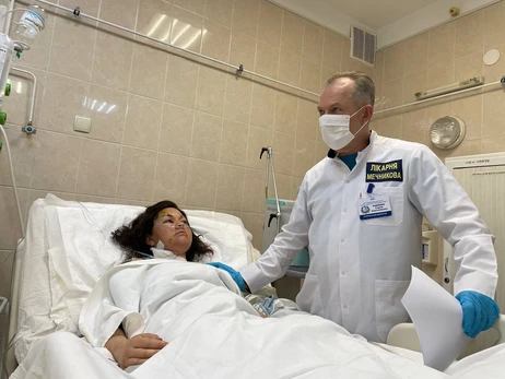 Медики розповіли про стан здоров'я рятувальників, які підірвалися на розтяжці у Харківській області