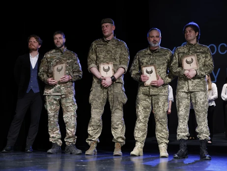В Киеве в условиях военного времени раздали награды лауреатам трех спецпремий 