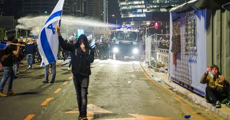 Израиль выдыхает: протесты закончились, открылся «Макдональдс»
