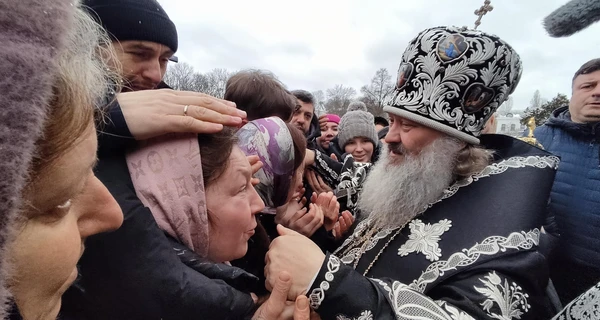 В останній день у Лаврі в УПЦ МП заявили, що подали до суду, тому залишаться