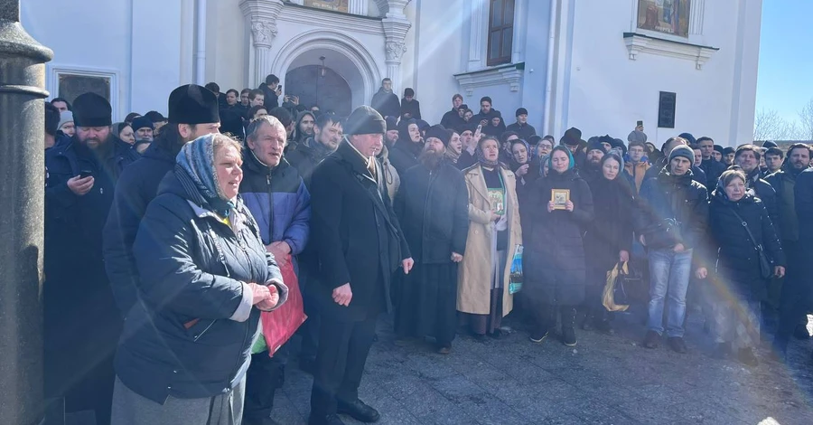У Києво-Печерській лаврі почали блокувати роботу державної комісії та журналістів (оновлено)