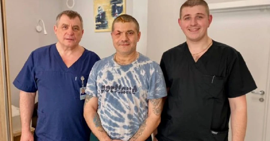 Во Львове хирурги практически заново собрали череп раненому военному