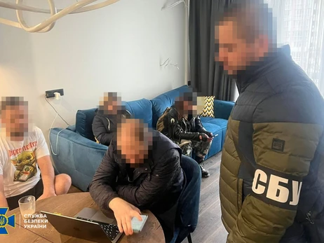 СБУ вместе с правоохранителями Чехии разоблачили банду, которая обворовывала европейцев