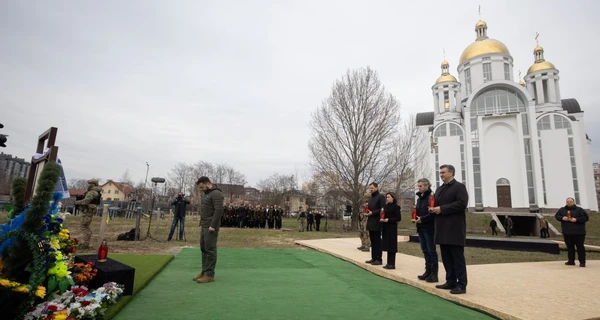 Зеленский и лидеры четырех стран в годовщину освобождения Бучи почтили память погибших