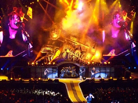 Легенда рока AC/DC возвращается на сцену после 7-летнего перерыва