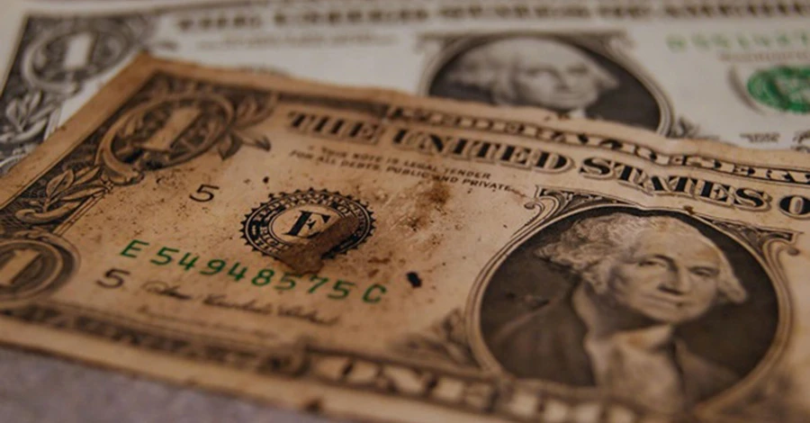 Ветхие доллары: почему их так много и что с ними делать